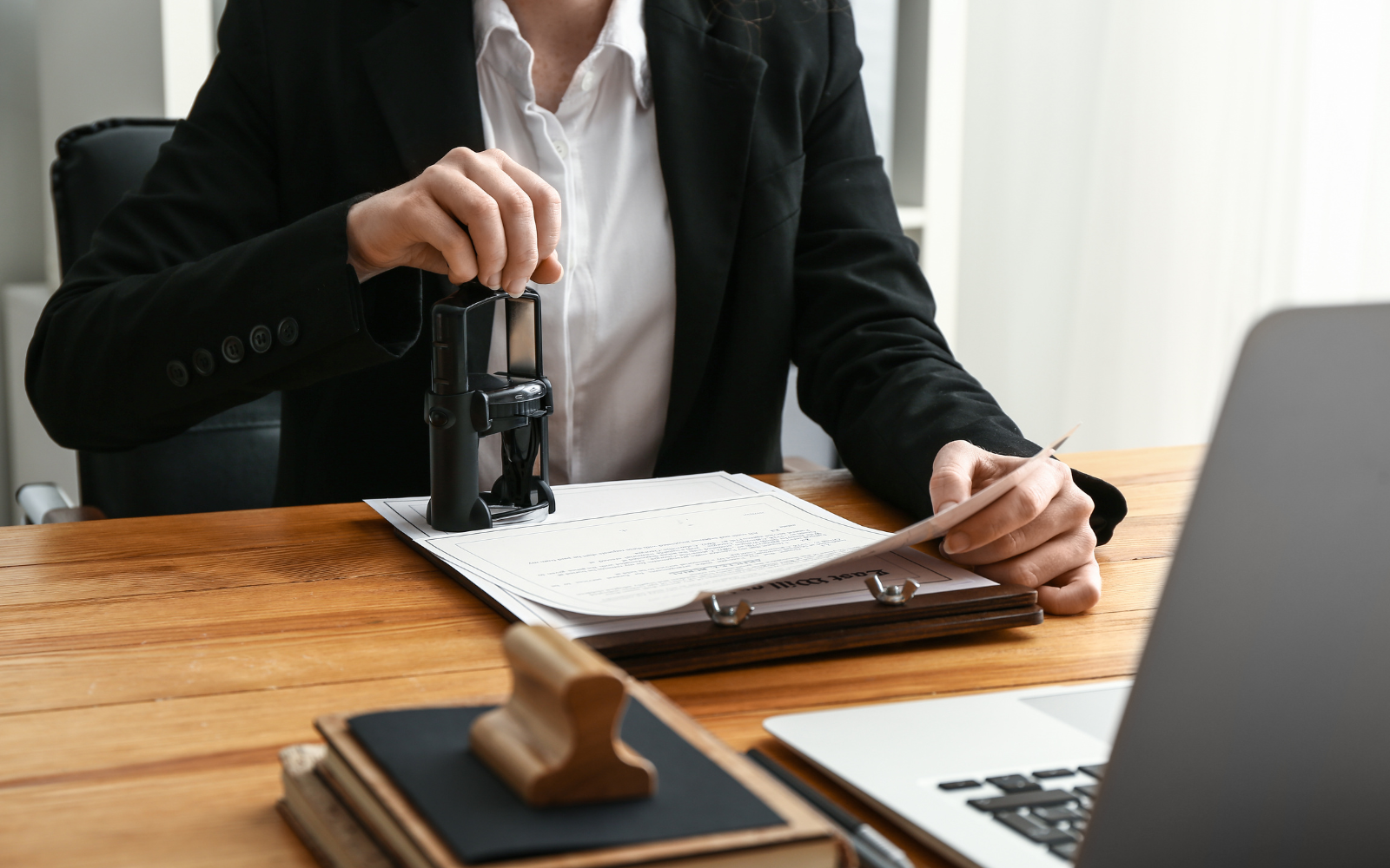 Notary Public Services in Calgary: When You Need One and What to Expect